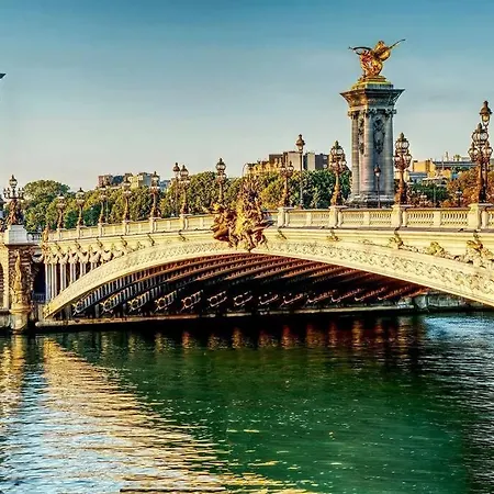 1 Bedroom Only 15 Min Walk To The Louvre Apartment *