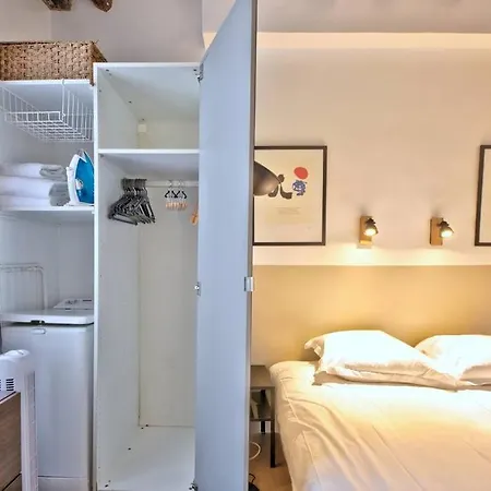 Apartment 1 Bedroom Only 15 Min Walk To The Louvre Paris